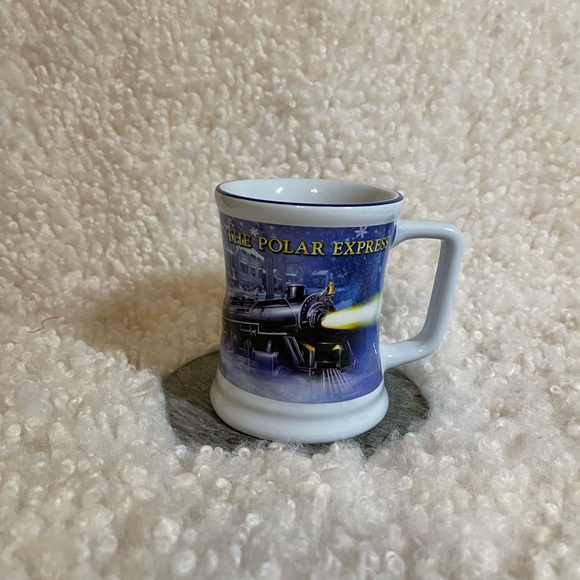 Warner Bros. “The Polar Express “ 3D Collectible Mug Set of Two - Picture 3 of 6
